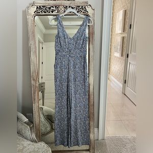 NWT Francesca’s Boutique - Mi Ami- blue floral jumpsuit size XS